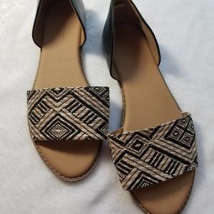 Old Navy Open Toe Flats Sz 7 Tan/Blk